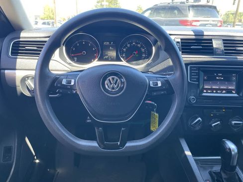 Used 2017 Volkswagen Jetta S FWD image 14