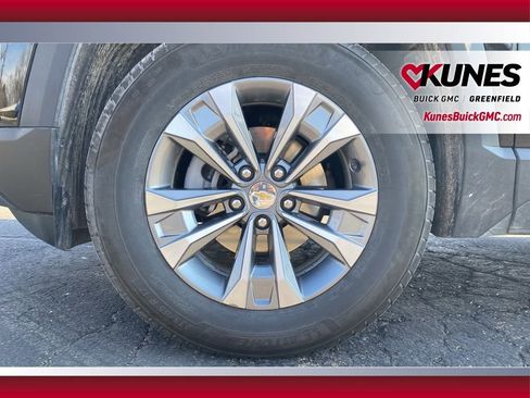 Used 2025 Chevrolet Equinox LT AWD/4WD image 15