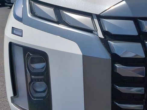 Used 2023 Hyundai Palisade Calligraphy image 9