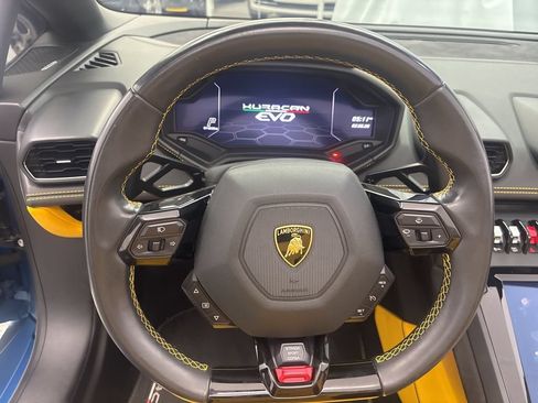Used 2020 Lamborghini Huracan EVO RWD image 37