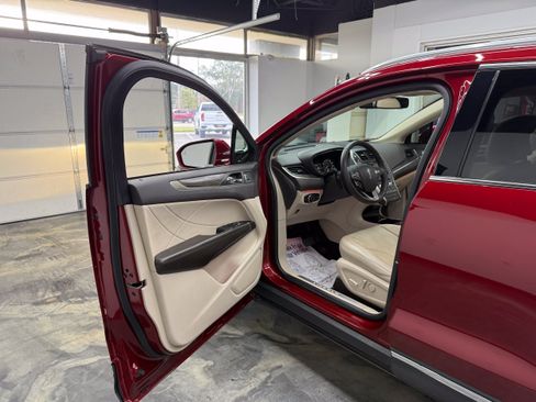 Used 2018 Lincoln MKC Reserve w/ MKC Technology Package AWD/4WD image 11
