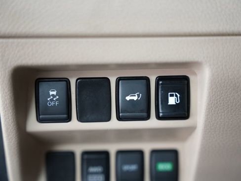 Used 2018 Nissan Rogue SV image 47