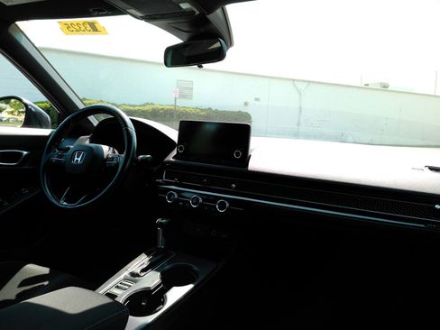 Used 2022 Honda Civic Sport image 15