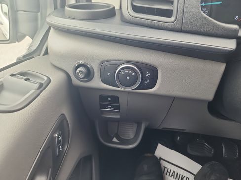 Used 2023 Ford Transit 350 XLT image 28