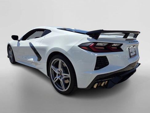 Used 2025 Chevrolet Corvette Stingray Premium Cpe w/ Z51 Performance Package RWD image 3