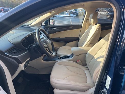 Used 2018 Lincoln MKC Reserve w/ Lincoln MKC Climate Package image 15
