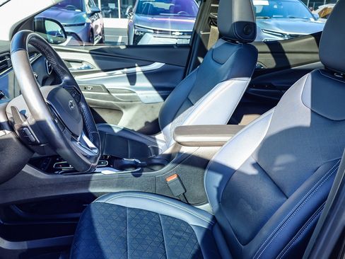 Used 2022 Chevrolet Bolt EUV Premier w/ Sun & Sound Package image 2