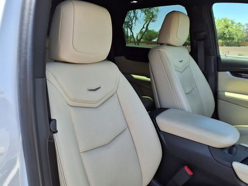 Used 2019 Cadillac XT5 Premium Luxury w/ Driver Assist Package FWD image 11