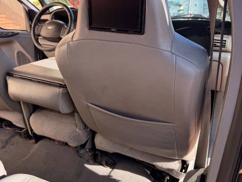 Used 2005 Ford F250 XLT RWD image 17