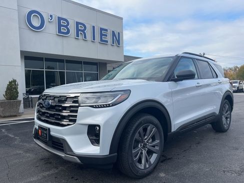 New 2026 Ford Explorer Active w/ Active Comfort Package image 1