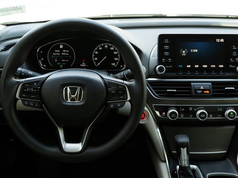 Used 2018 Honda Accord LX image 19