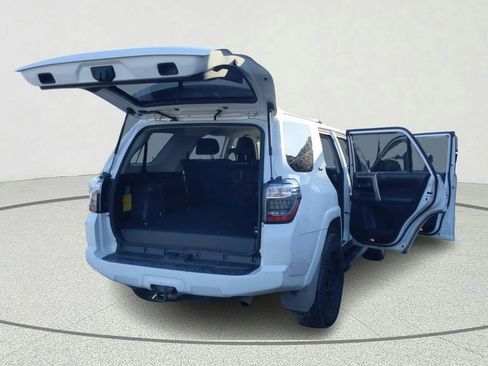 Used 2016 Toyota 4Runner SR5 image 13