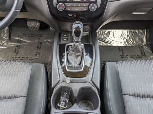 Used 2019 Nissan Rogue SV w/ Premium Package FWD image 21