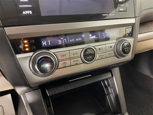 Used 2017 Subaru Outback 2.5i Limited image 8
