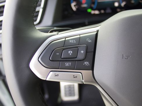 New 2026 Volkswagen Atlas Cross Sport SEL R-Line image 16