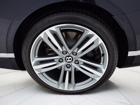 Used 2024 Bentley Continental GT AWD/4WD image 42