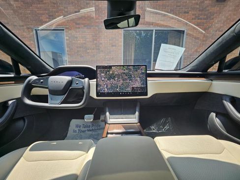 Used 2022 Tesla Model S AWD/4WD image 37