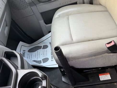 Used 2014 Ford E-350 and Econoline 350 Super Duty image 34