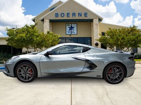 Used 2024 Chevrolet Corvette Stingray Preferred Cpe w/ Z51 Performance Package RWD image 2