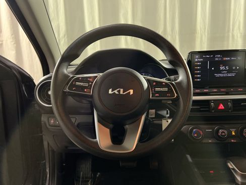 Used 2023 Kia Forte LXS w/ LXS Technology Package image 22