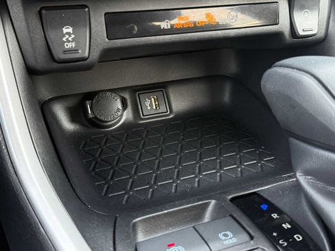 Certified 2025 Toyota RAV4 XLE AWD/4WD image 25