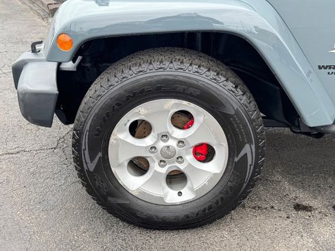 Used 2014 Jeep Wrangler Unlimited Sahara w/ Max Tow Package image 9