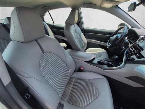 Used 2022 Toyota Camry SE FWD image 18