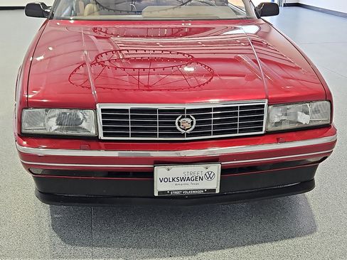 Used 1993 Cadillac Allante FWD image 10