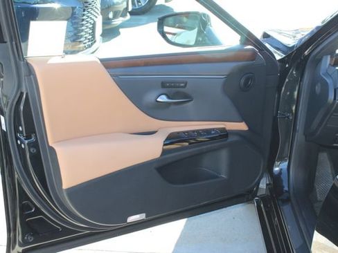 Certified 2025 Lexus ES 300h w/ Premium Package FWD image 11