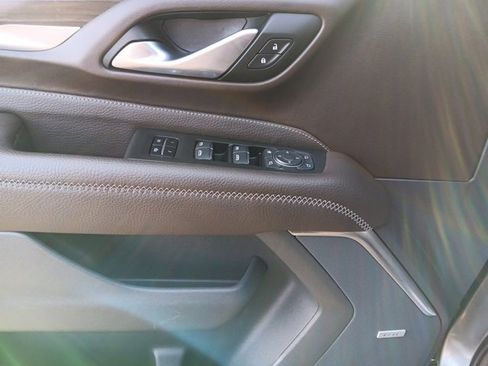 Used 2022 GMC Yukon Denali w/ Denali Premium Package image 24