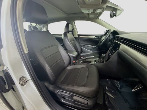 Used 2021 Volkswagen Passat 2.0T SE image 29