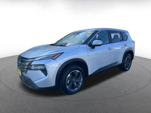 Used 2025 Nissan Rogue SV FWD image 4