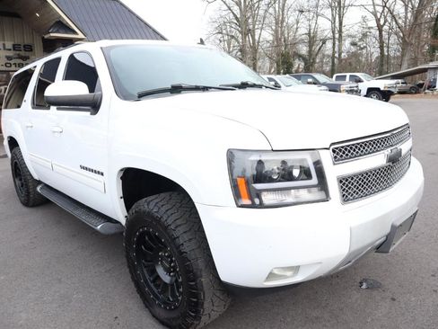 Used 2010 Chevrolet Suburban LT w/ Luxury Package image 3