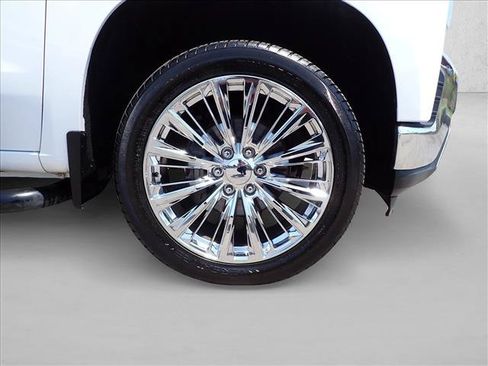 Used 2021 Chevrolet Silverado 1500 LTZ w/ LTZ Convenience Package II AWD/4WD image 7