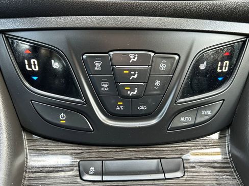 Used 2017 Buick Envision Essence FWD image 14