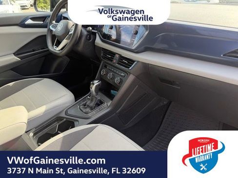 Used 2022 Volkswagen Taos SE image 10