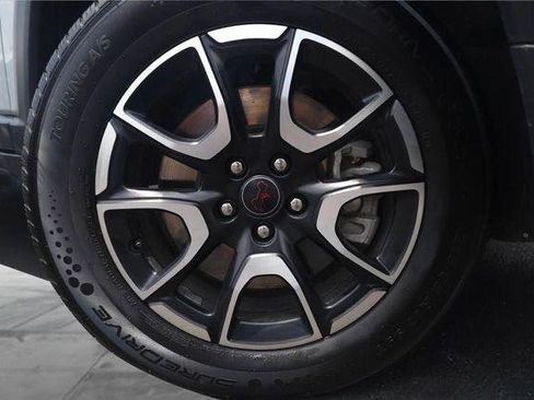 Used 2025 Jeep Compass Trailhawk AWD/4WD image 3