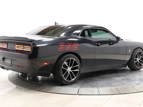 Used 2017 Dodge Challenger R/T Scat Pack w/ Leather Interior Group RWD image 4