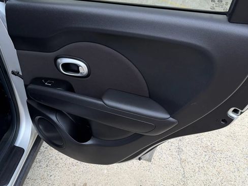 Used 2019 Kia Soul FWD image 11
