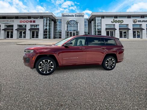 Certified 2022 Jeep Grand Cherokee L Overland RWD image 5