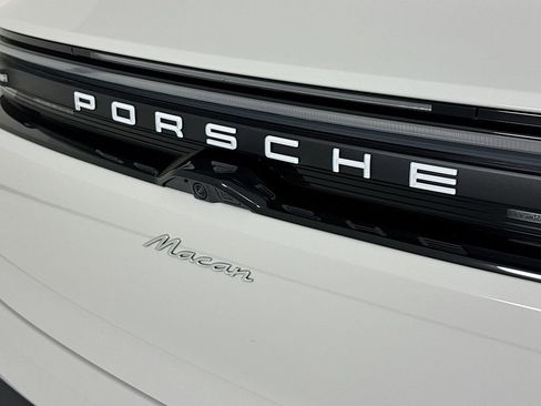 New 2026 Porsche Macan Electric image 35