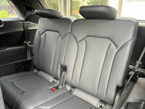 Used 2023 Audi Q7 3.0T Prestige AWD/4WD image 14