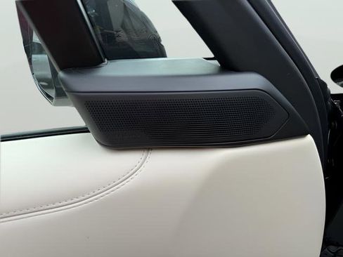 New 2026 Land Rover Range Rover Long Wheelbase SE image 17