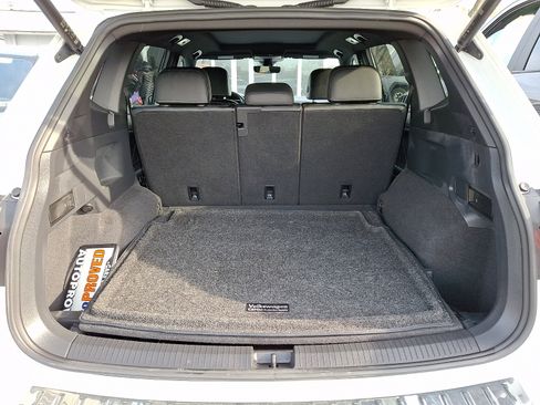 Used 2022 Volkswagen Tiguan SEL R-Line image 29
