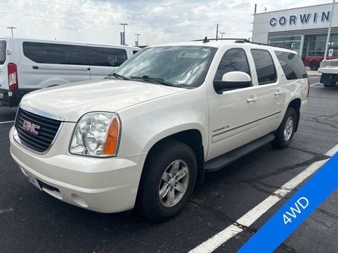 Used 2014 GMC Yukon XL SLT w/ SLT-2 Equipment Package AWD/4WD image 2