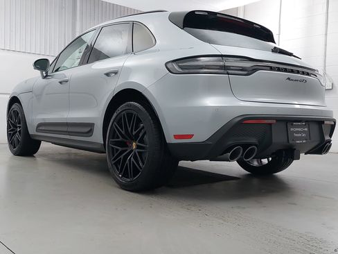 New 2026 Porsche Macan GTS image 3