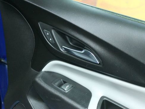 Used 2019 Chevrolet Equinox LS w/ LS Convenience Package image 11