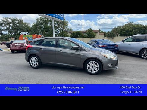Used 2012 Ford Focus SE image 1