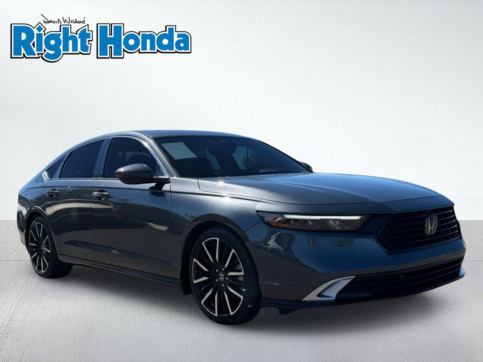 Used 2024 Honda Accord Touring image 9