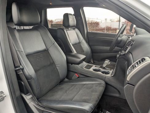 Used 2019 Jeep Grand Cherokee Altitude image 22